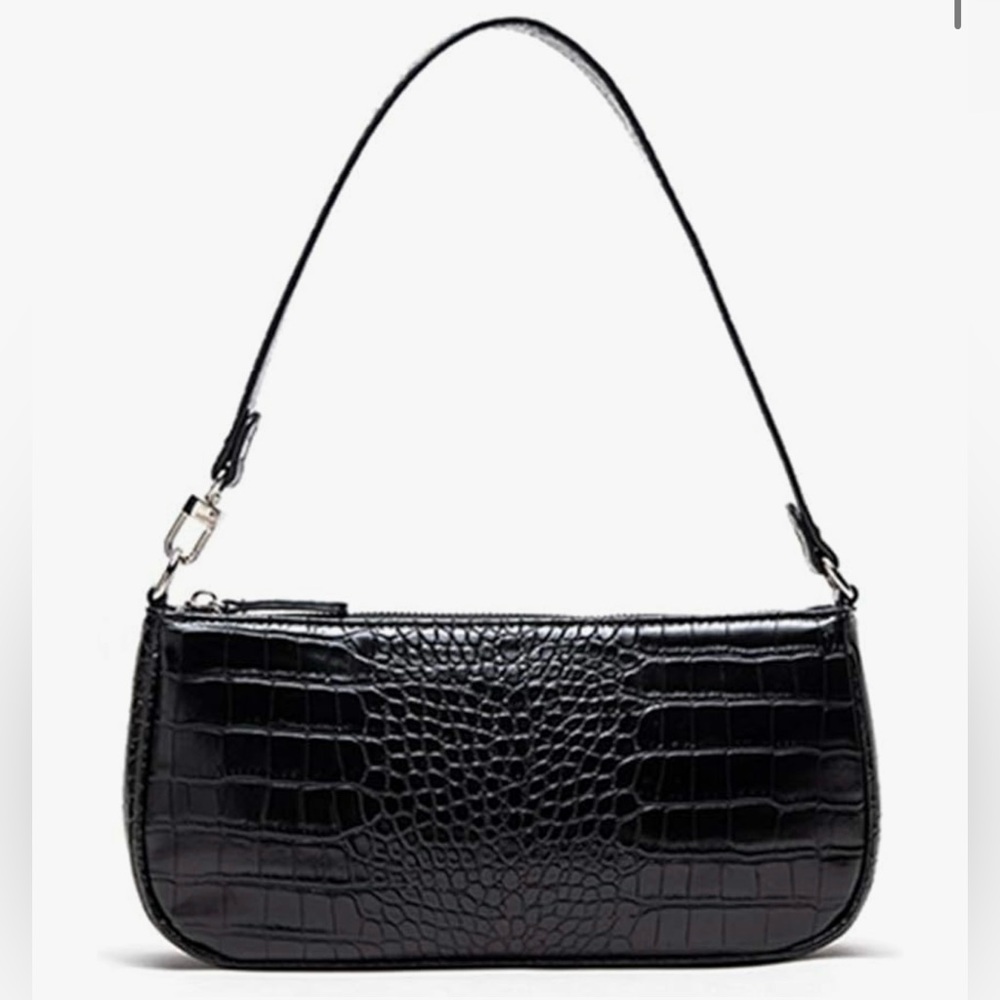 Brand: TOBOTO
Crocodile pattern faux leather shoulder bag